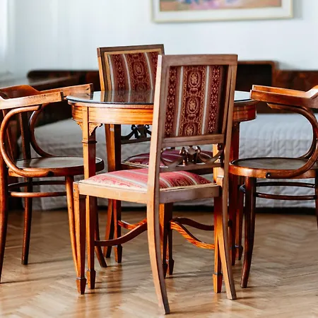 La Boheme - Old Town Vintage