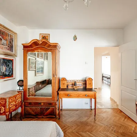 La Boheme - Old Town Vintage