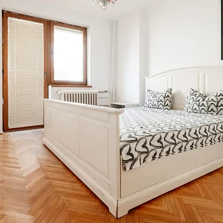 La Boheme - Old Town Vintage