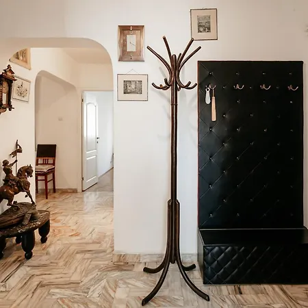 La Boheme - Old Town Vintage * Βουκουρέστι